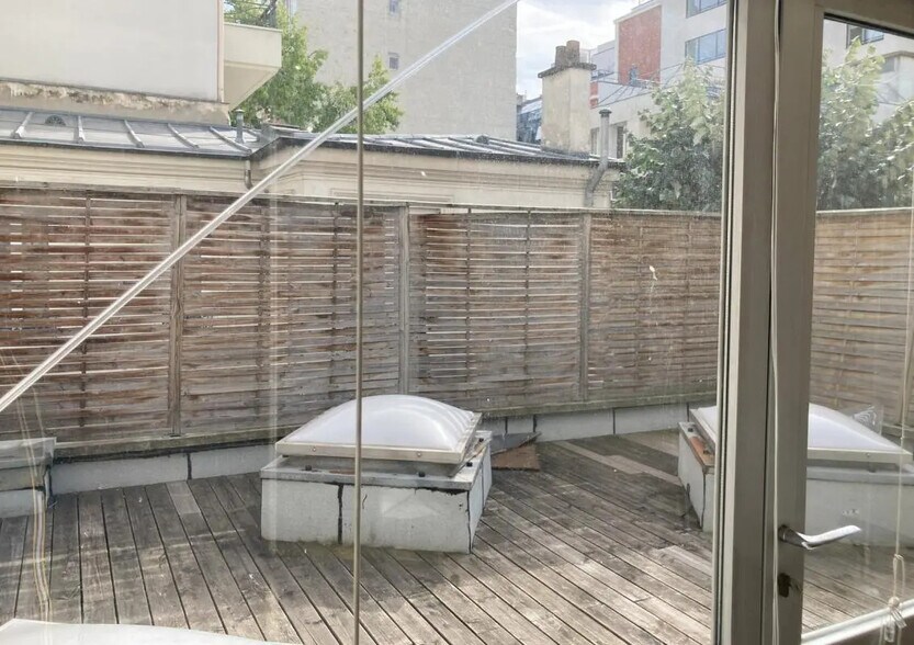 Office in Levallois-Perret for sale - Building Photo - Image 3 of 7