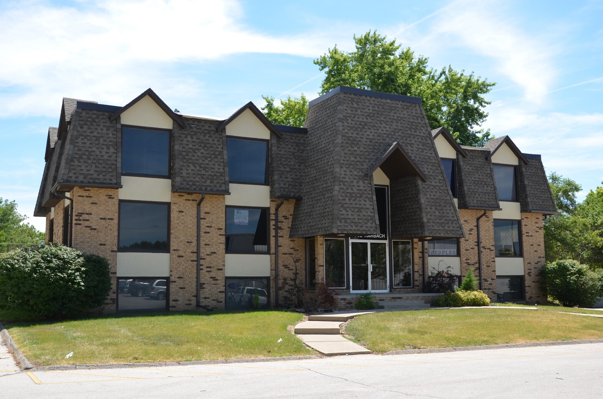 8565 Harbach Blvd, Clive, IA for sale Building Photo- Image 1 of 1