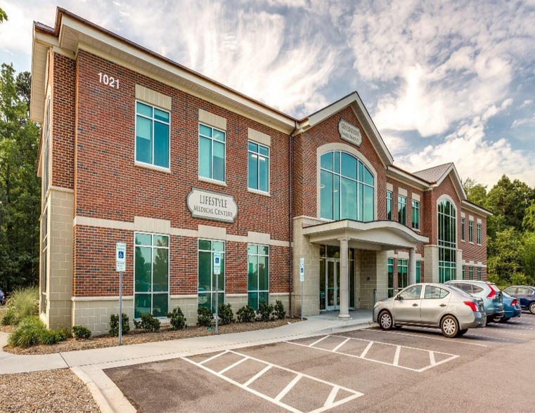 1021 Darrington Dr, Cary, NC for lease - Building Photo - Image 1 of 10