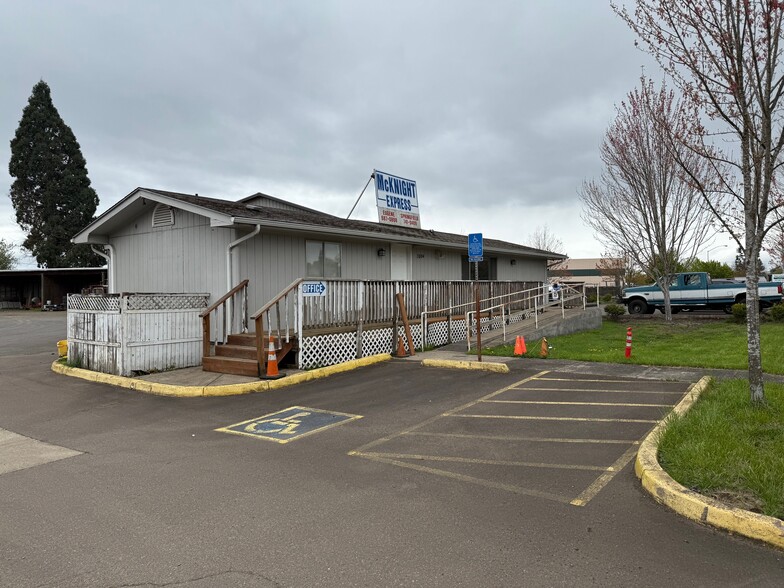 3894 Roosevelt Blvd, Eugene, OR for sale - Building Photo - Image 2 of 7
