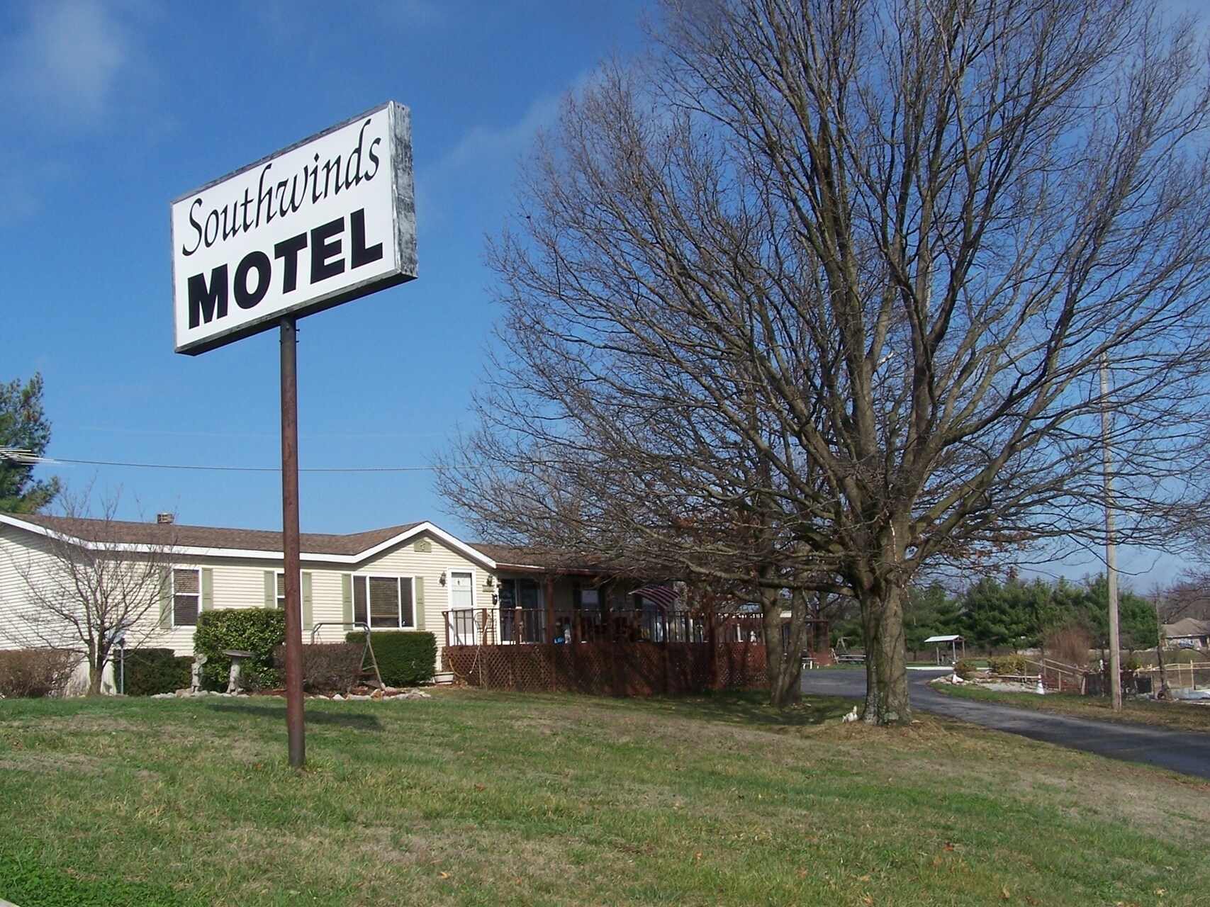 5 Southwinds Loop, Greenfield, MO 65661