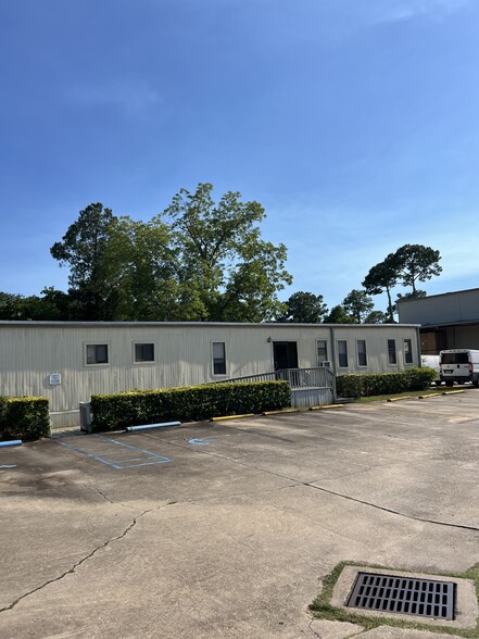 735 N Fairfield Dr, Pensacola, FL for sale - Building Photo - Image 3 of 17