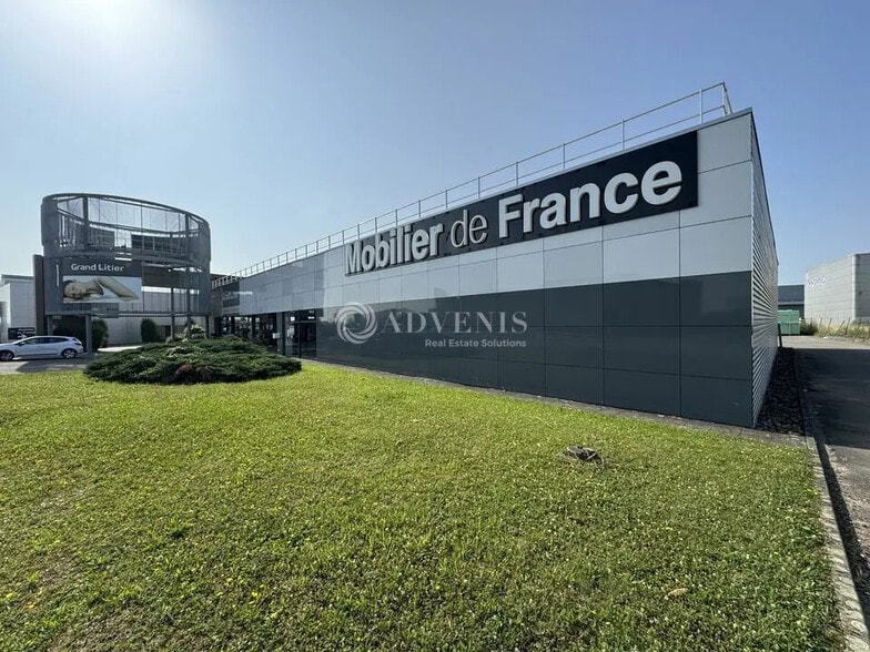 Retail in Lampertheim for lease - Building Photo - Image 1 of 5