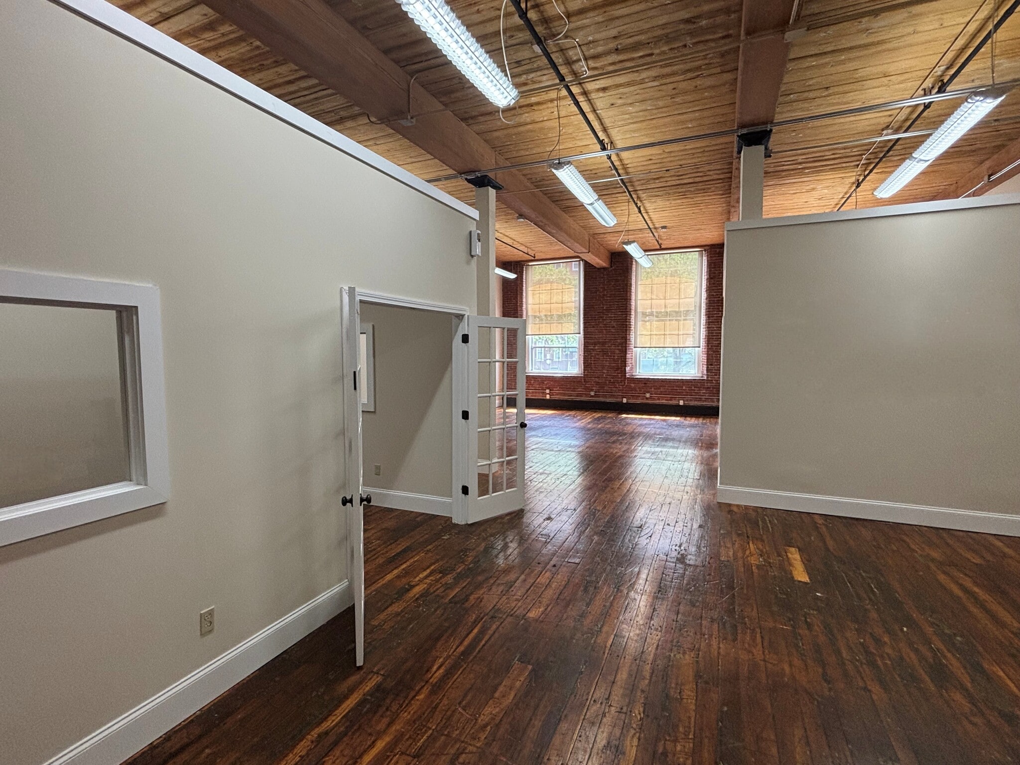 250 Commercial St, Manchester, NH for lease Interior Photo- Image 1 of 4