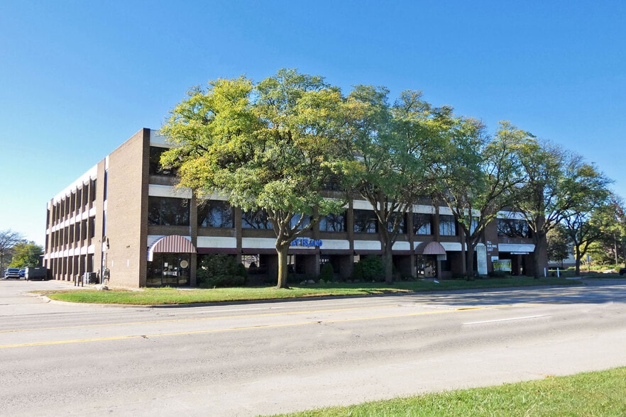 27301 Dequindre Rd, Madison Heights, MI for lease - Building Photo - Image 2 of 41