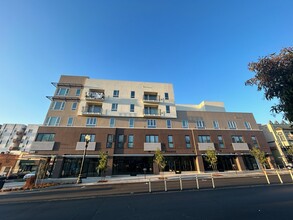 201 Grand Ave, South San Francisco, CA for lease Building Photo- Image 1 of 8