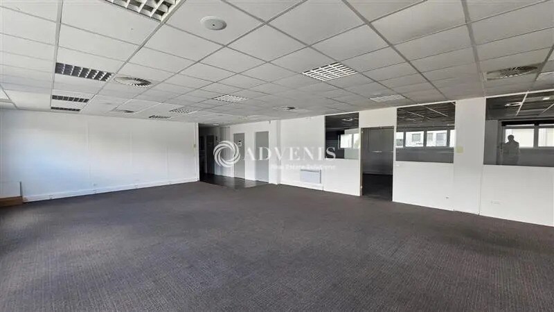 Office in Roncq for lease - Interior Photo - Image 2 of 5