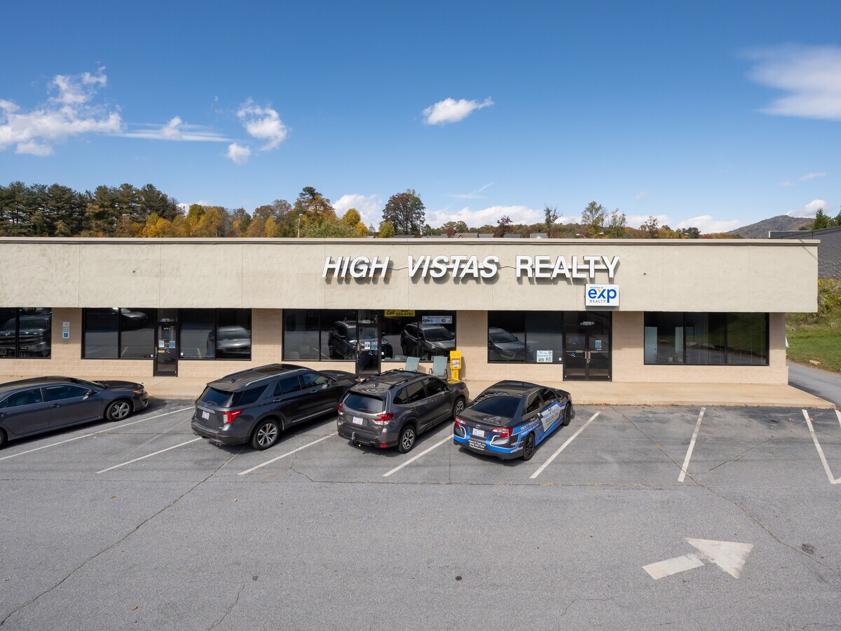 4 Long Shoals Rd, Arden, NC 28704