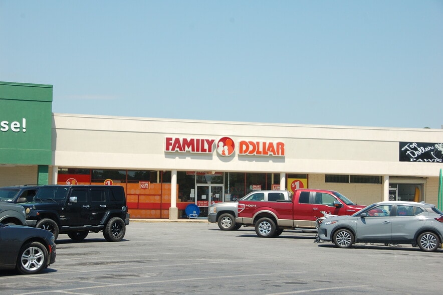 805-831 Peterson Ave N, Douglas, GA for lease - Building Photo - Image 2 of 10