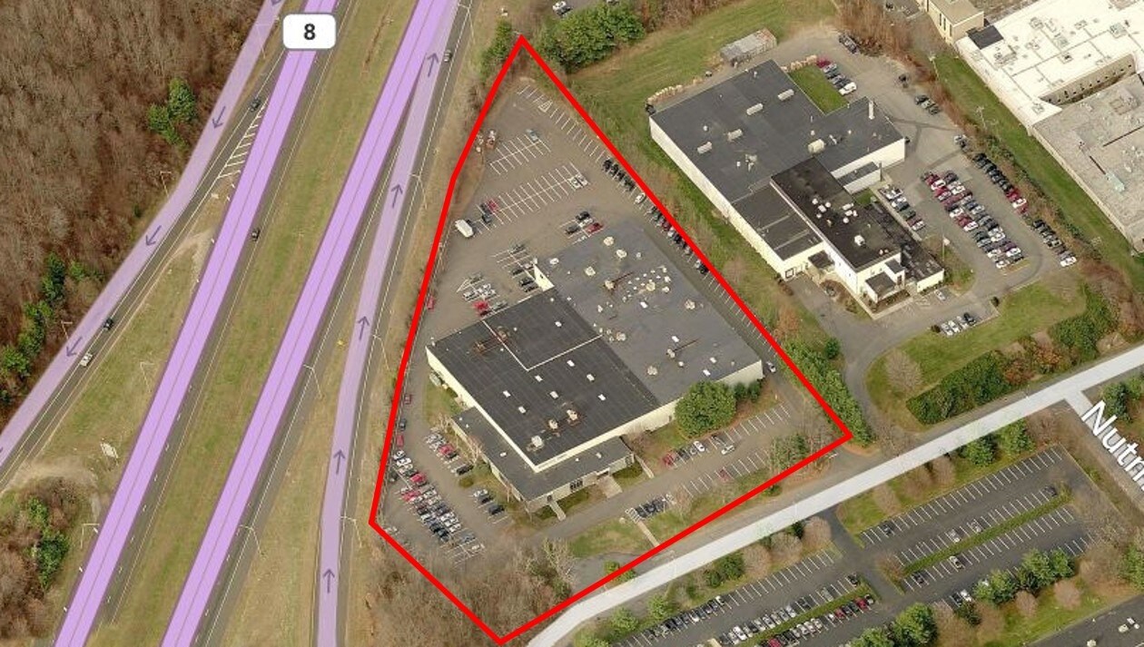 30 Nutmeg Dr, Trumbull, CT 06611