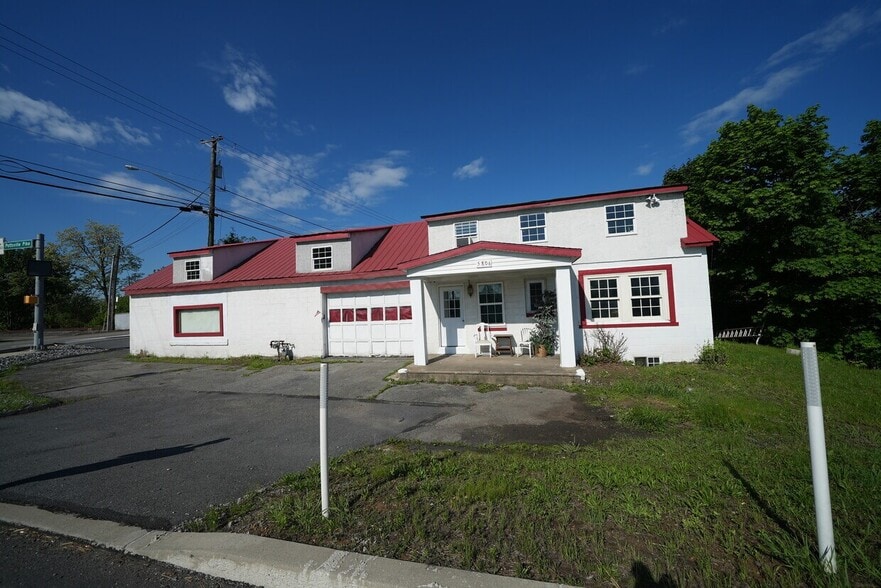 5806 Pottsville Pike, Leesport, PA for sale - Primary Photo - Image 2 of 4