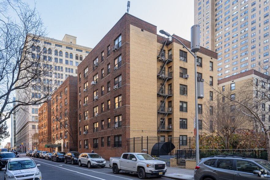 60 E 9th St, New York, NY for lease - Building Photo - Image 3 of 8