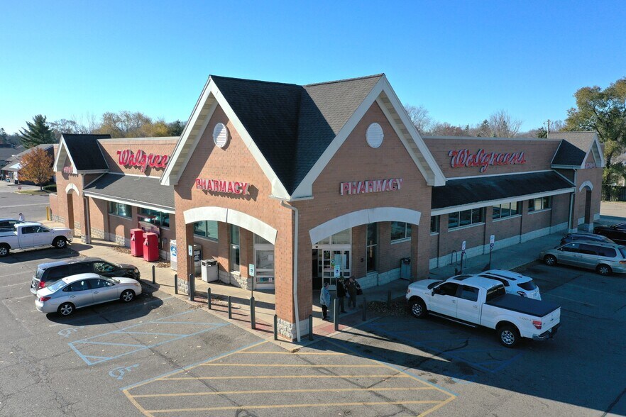 Walgreens Portfolio portfolio of 3 properties for sale on LoopNet.com - Primary Photo - Image 1 of 3