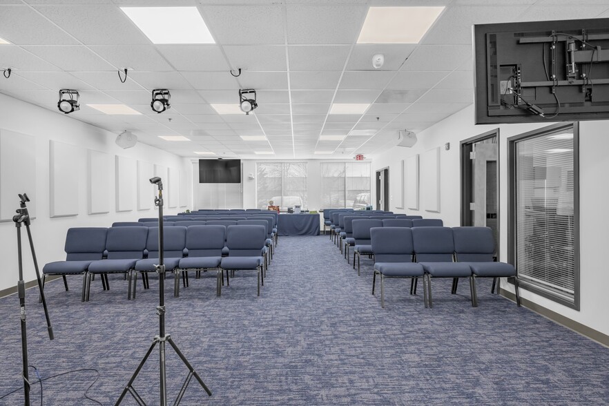 459 Herndon Pky, Herndon, VA for lease - Building Photo - Image 3 of 38