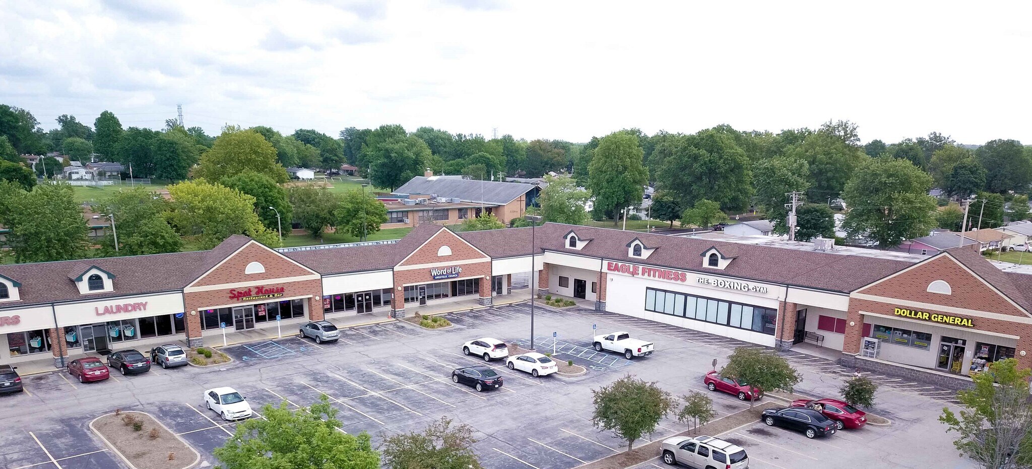 120 Mullanphy Gardens, Florissant, MO 63031 Retail for