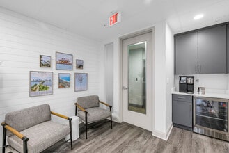 111 2nd Ave NE, Saint Petersburg, FL for lease Interior Photo- Image 1 of 25