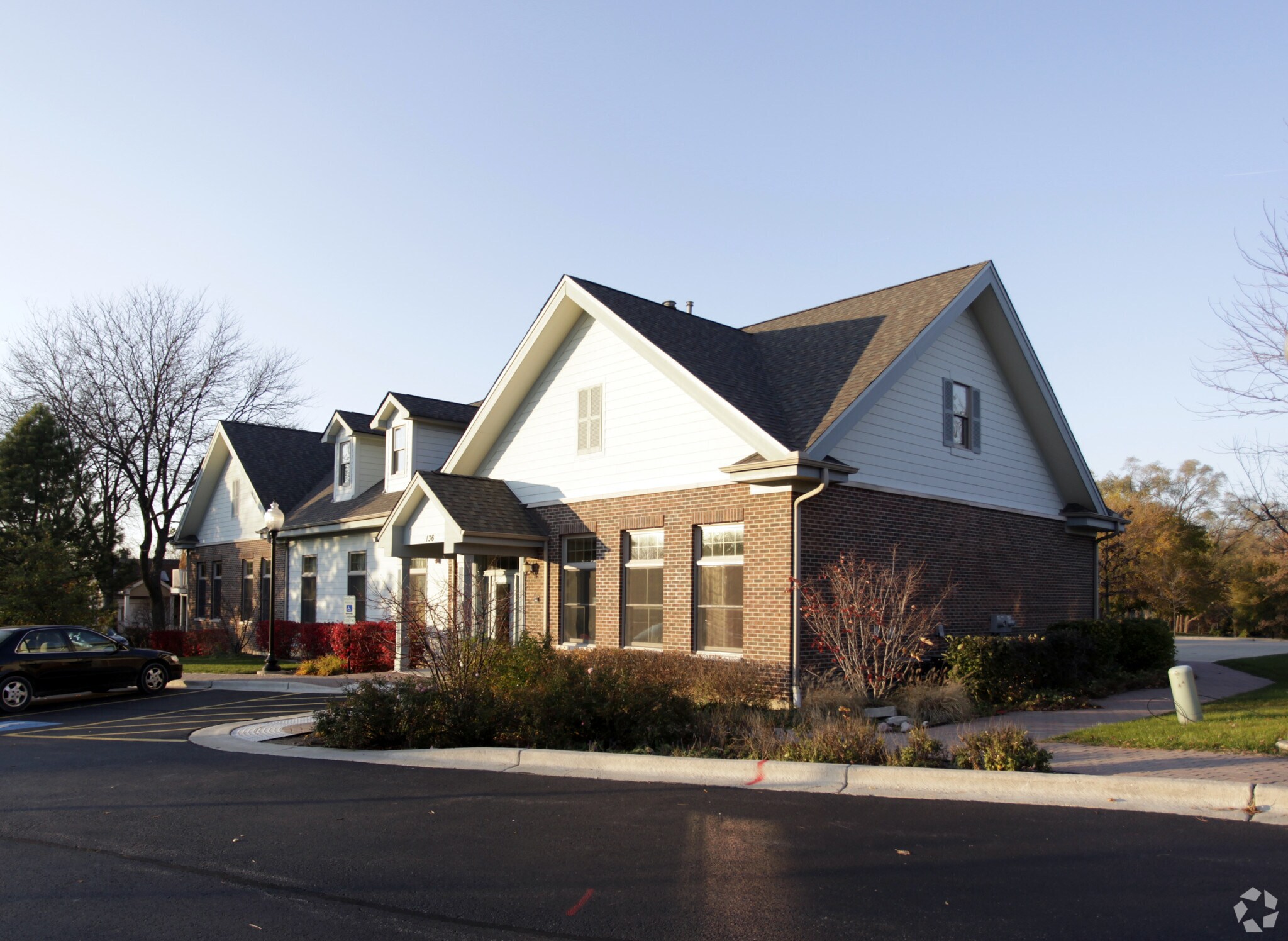 136 W Lake St, Bloomingdale, IL for sale Primary Photo- Image 1 of 1