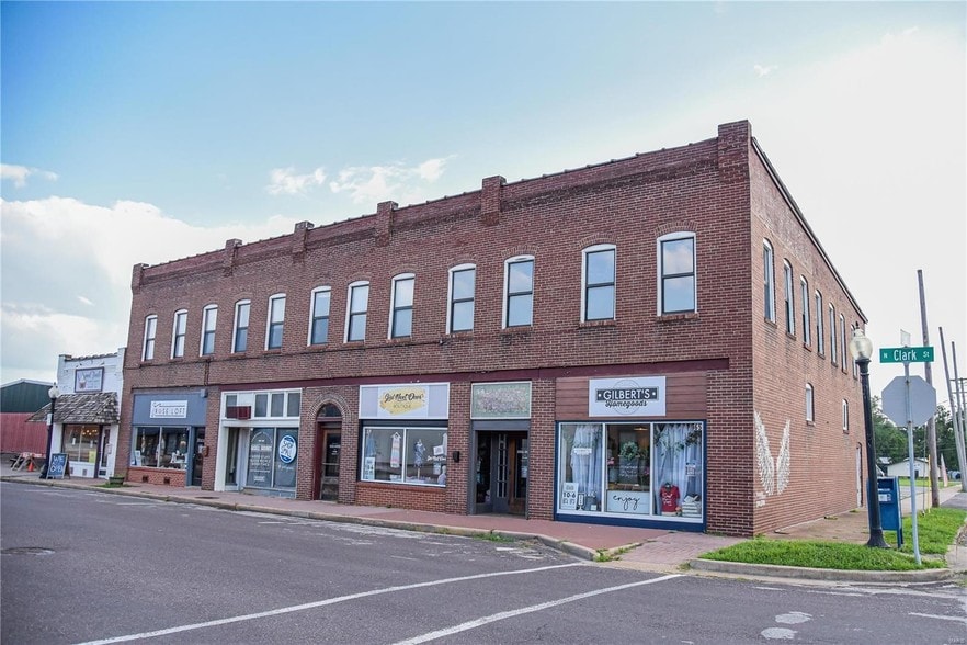 57 N Clark St, Sullivan, MO for sale - Primary Photo - Image 1 of 1