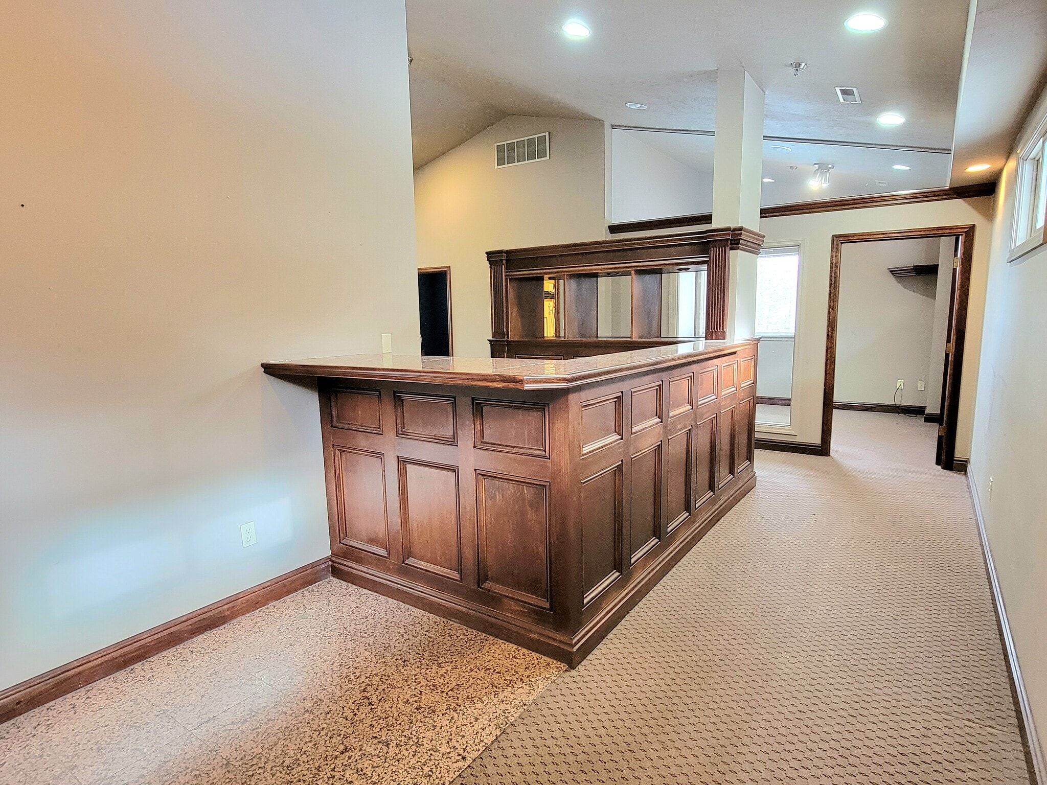 2652 Hidden Valley Rd, Pittsburgh, PA for sale Interior Photo- Image 1 of 12