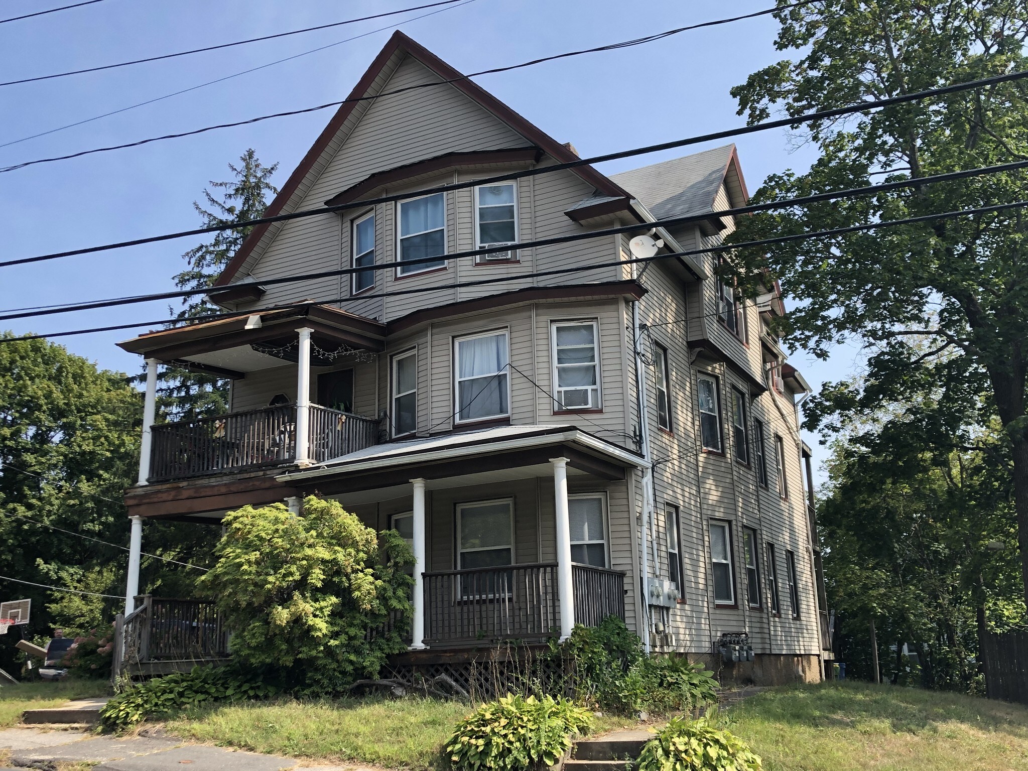 132 Bunker Hill Ave, Waterbury, CT 06708