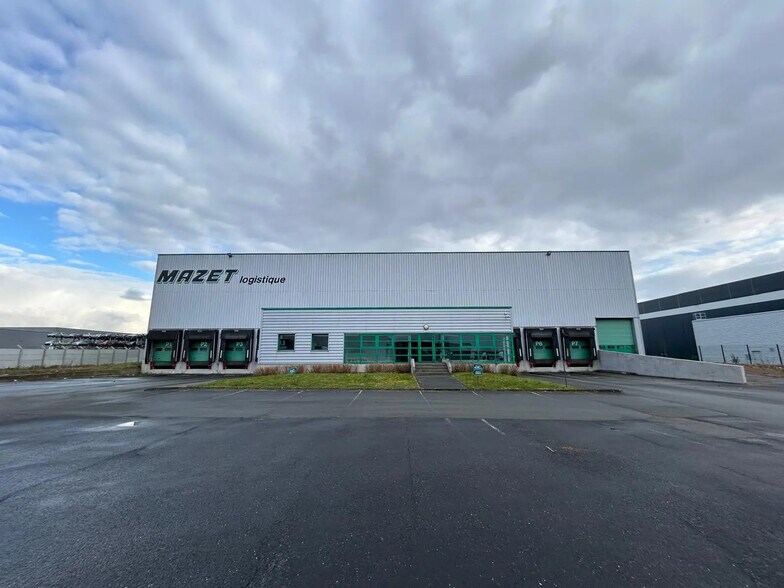 Industrial in Seclin for lease - Building Photo - Image 3 of 3