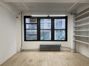 325 W 38th St, New York, NY for lease Interior Photo- Image 2 of 8