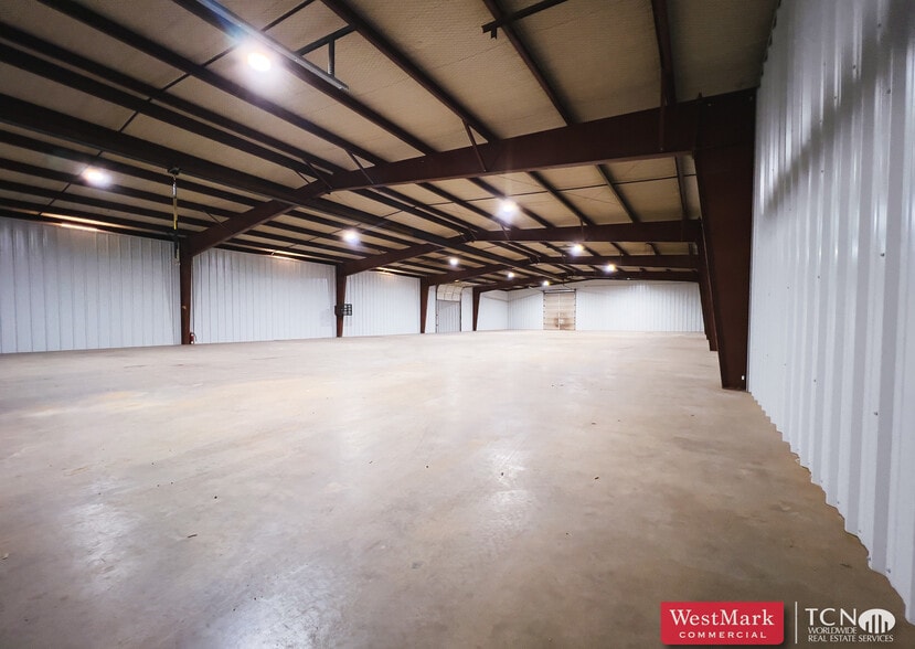 917-919 84th st, Lubbock, TX for lease - Building Photo - Image 2 of 6