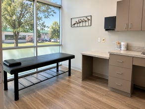 411 Lantern Bend Dr, Houston, TX for lease Interior Photo- Image 1 of 3