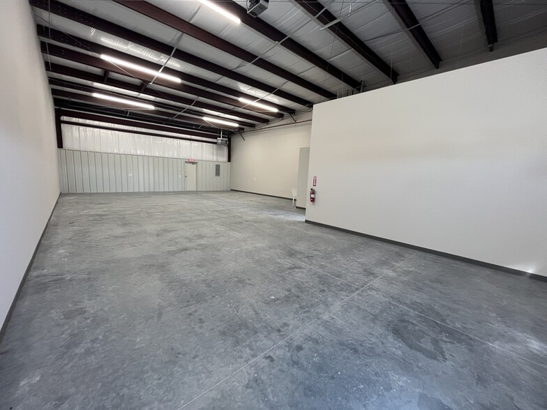 7301 N Owasso Expy, Owasso, OK for lease - Interior Photo - Image 3 of 5