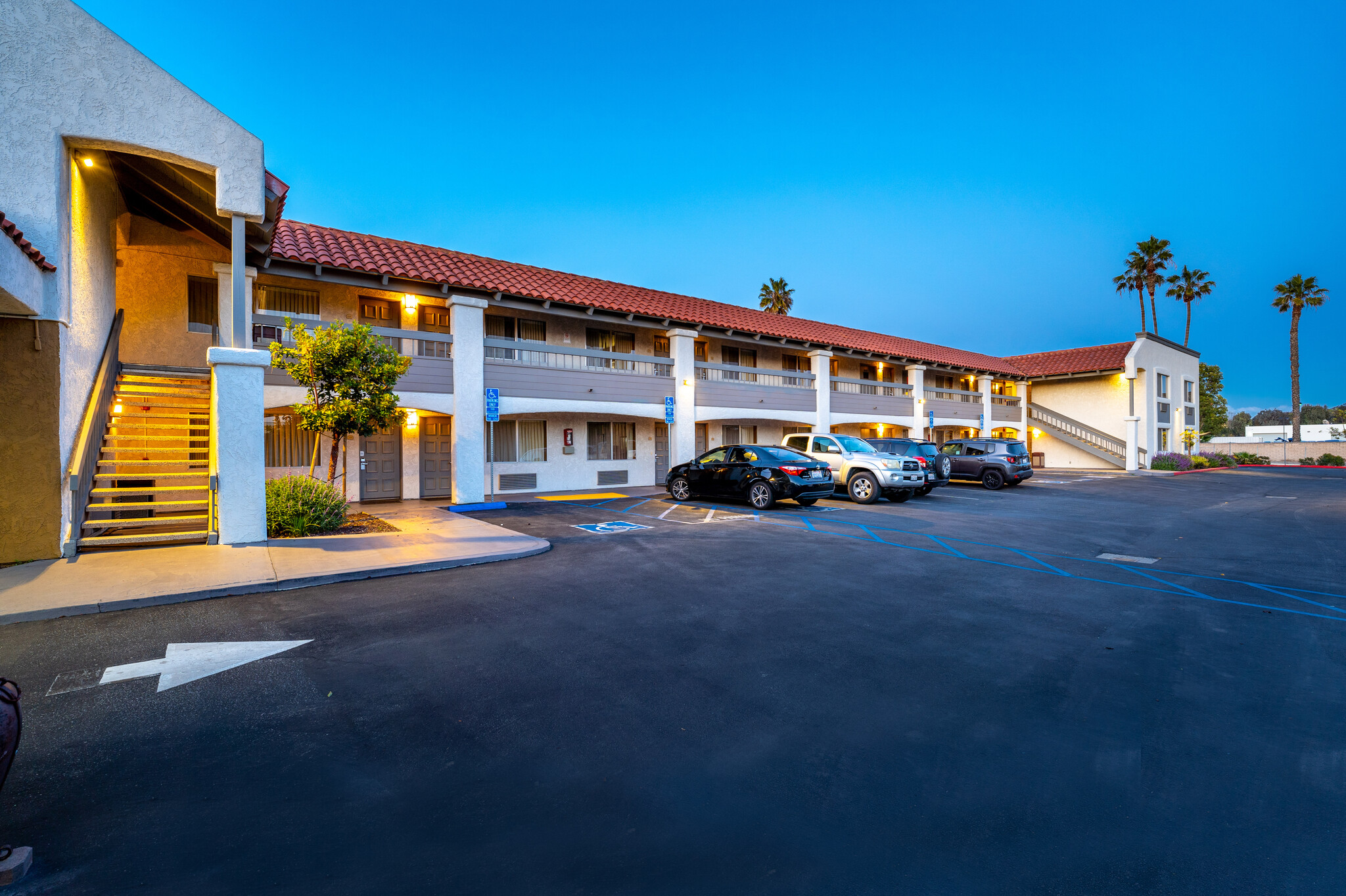 295 E Daily Dr, Camarillo, CA 93010 - SureStay by Best Western ...