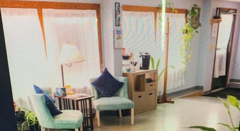 58 Columbia St, Adams, MA for sale - Interior Photo - Image 2 of 11