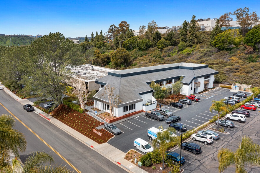 5752 Oberlin Dr, San Diego, CA for lease - Building Photo - Image 2 of 6