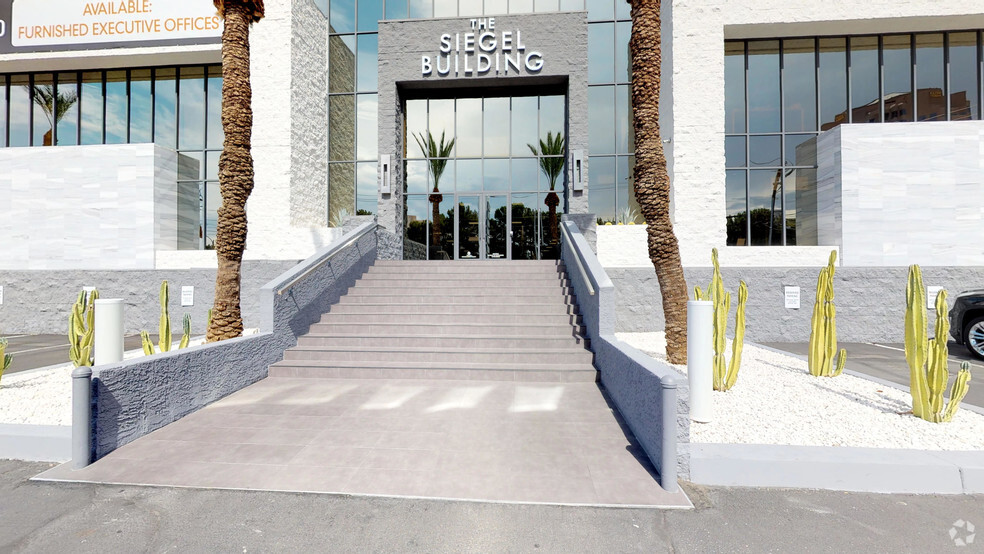 3790 Paradise Rd, Las Vegas, NV for lease - Building Photo - Image 1 of 9