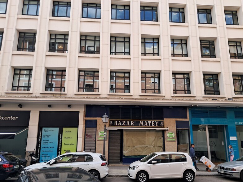 Calle de Eloy Gonzalo, 27, Madrid, Madrid for lease - Building Photo - Image 3 of 4