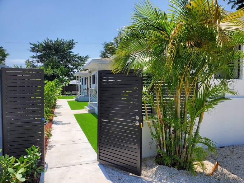 740 SW 9th St, Miami, FL for sale - Building Photo - Image 3 of 31