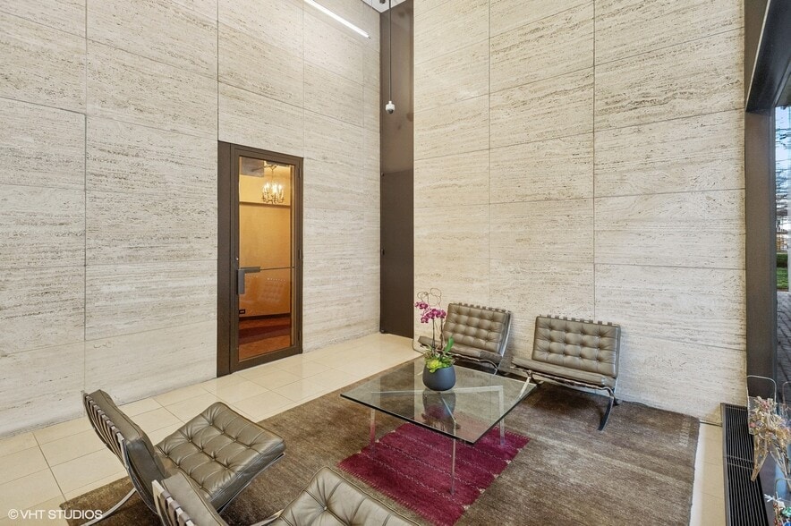 260 E Chestnut St, Chicago, IL for sale - Lobby - Image 2 of 12
