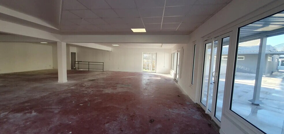 Retail in Montchanin for lease - Building Photo - Image 2 of 7