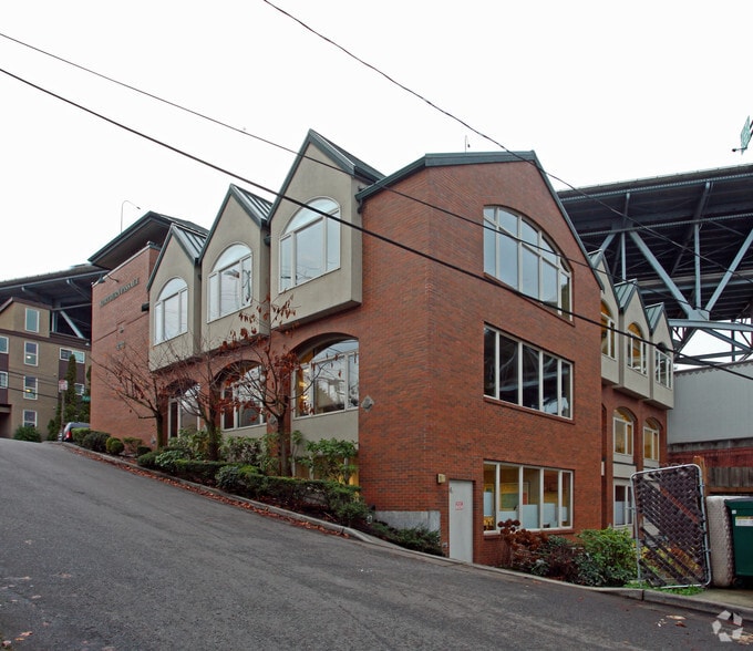 3302 Fuhrman Ave E, Seattle, WA for lease - Building Photo - Image 1 of 6