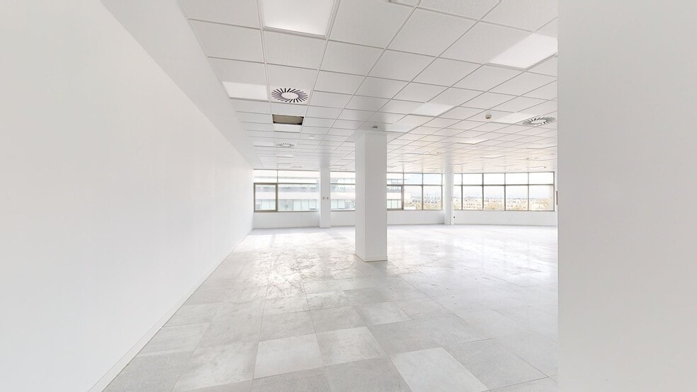 Calle Vía de los Poblados, 1 - 3, Madrid, Madrid for lease - Matterport 3D Scan - Image 2 of 25