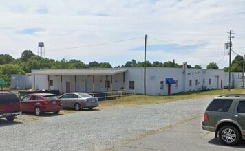 206 E Frazier Ave, Liberty, NC for lease Building Photo- Image 1 of 2