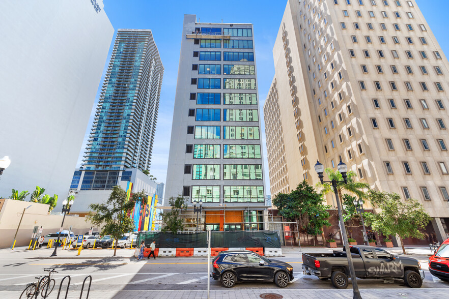 66-68 W Flagler St, Miami, FL for sale - Building Photo - Image 1 of 21