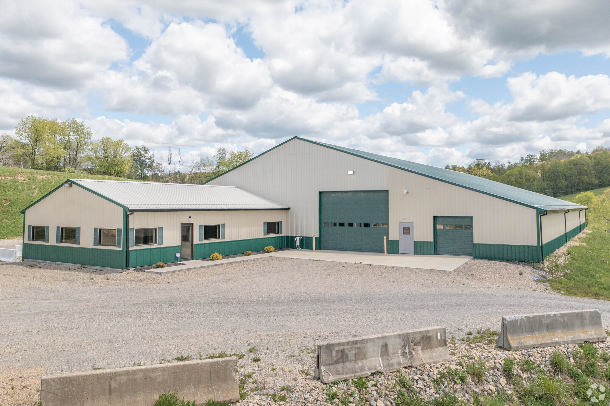 851 Old Brick Rd, West Alexander, PA for sale Primary Photo- Image 1 of 1