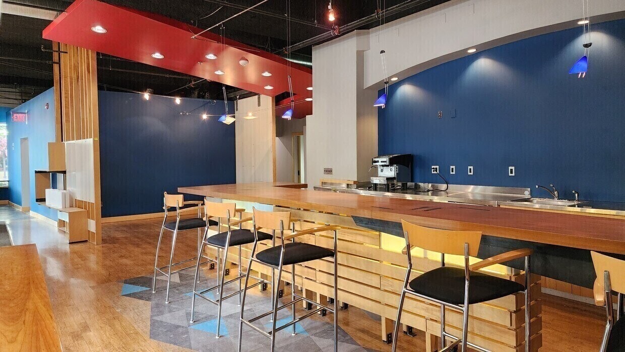 304 W 4th St, Royal Oak, MI for lease Interior Photo- Image 1 of 3