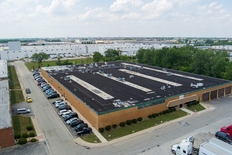 7424 S Lockwood Ave, Bedford Park, IL for lease - Building Photo - Image 1 of 16