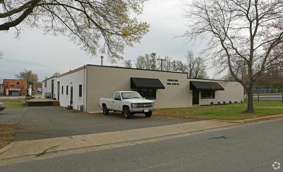 537 Scholtz Rd, Charlotte, NC for lease - Building Photo - Image 2 of 5