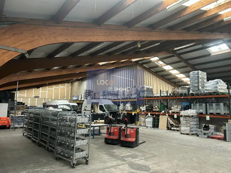 Flex in Gradignan for lease Building Photo- Image 1 of 10