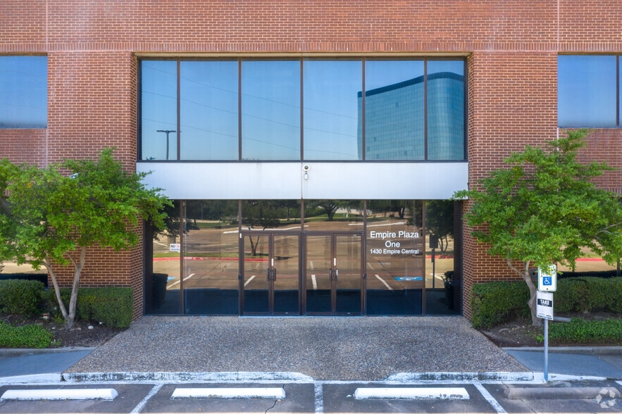 1430 Empire Central Dr, Dallas, TX for lease - Building Photo - Image 3 of 11