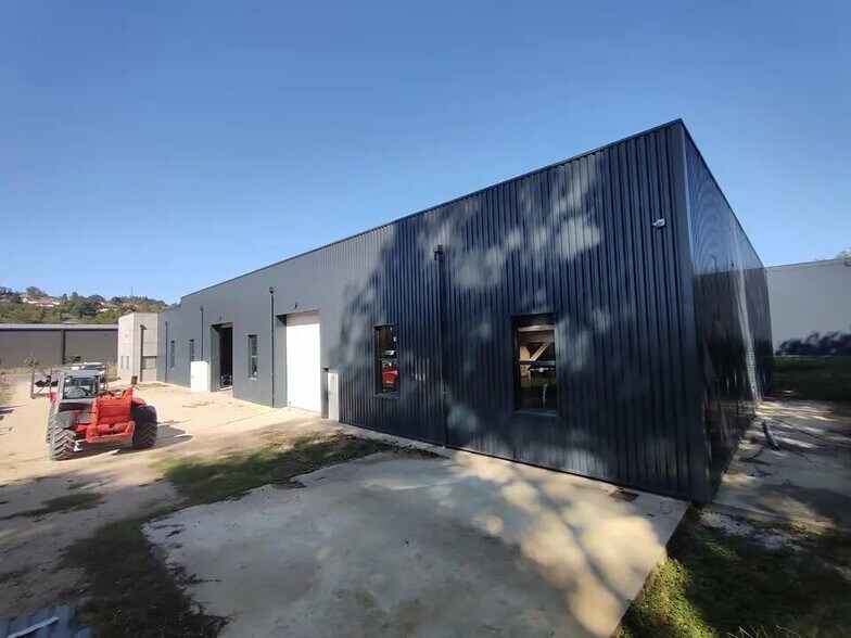 Flex in La Tour-du-Pin for sale - Building Photo - Image 1 of 10