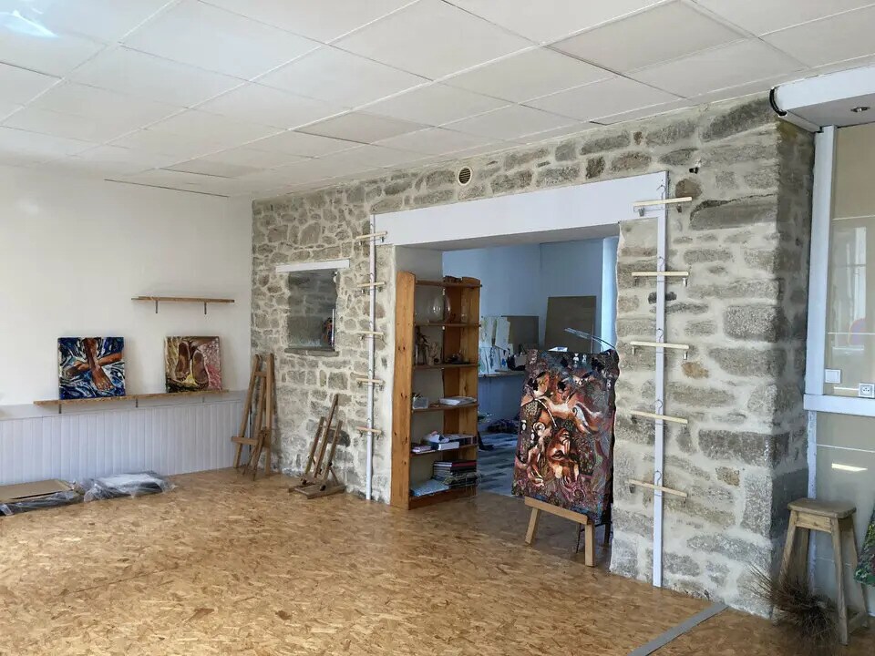 Retail in Quimper for sale Interior Photo- Image 1 of 5