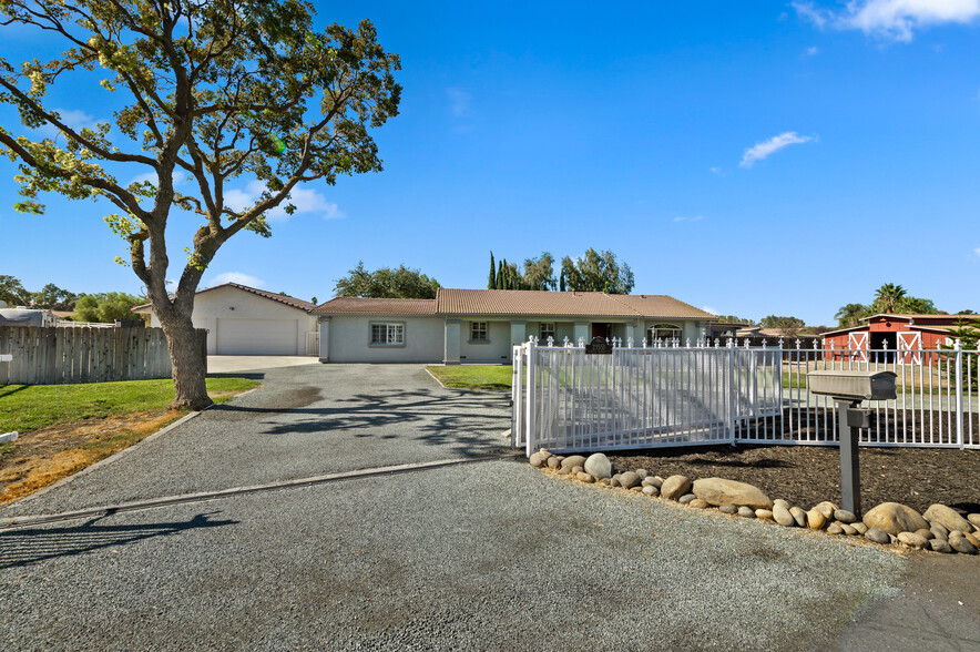 23551 Rancho Ramon Ct, Tracy, CA for sale - Primary Photo - Image 1 of 40